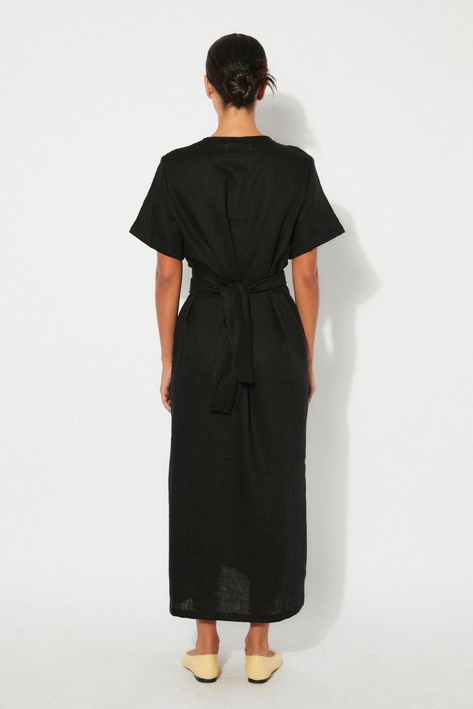 https://hotakaexchange.blob.core.windows.net/odoo/SS25%20TIMELESS%20LOW-WEB/251939-VE_Black_Dress_SUSANA_SS25_5(1).jpg