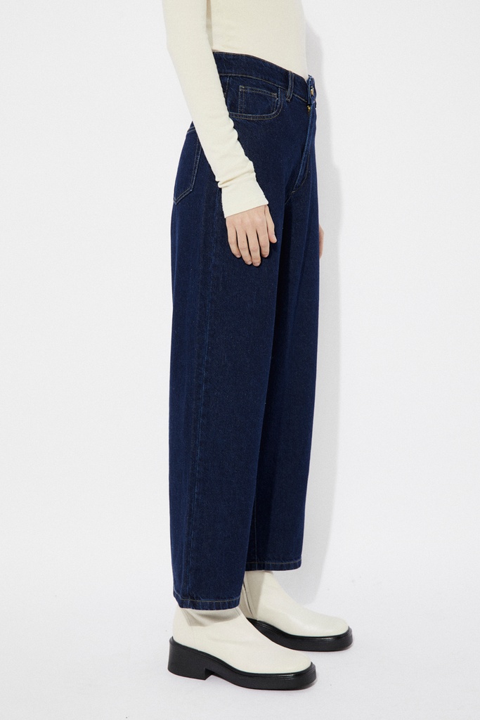 https://hotakaexchange.blob.core.windows.net/odoo/SS25%20TIMELESS%20LOW-WEB/252204-PA_Dark Denim_Pants_ALLISON_SS25_2.jpg