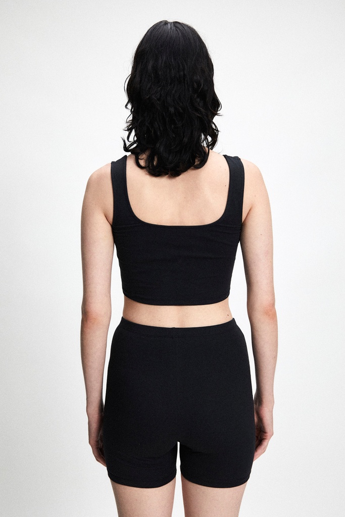 https://hotakaexchange.blob.core.windows.net/odoo/SS25%20TIMELESS%20LOW-WEB/252379-PA_Black_Pants_STELLA_SS25_2.jpg