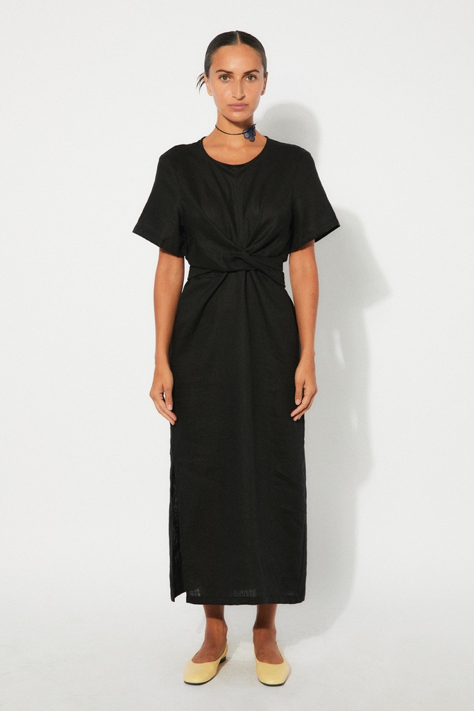 https://hotakaexchange.blob.core.windows.net/odoo/SS25%20TIMELESS%20LOW-WEB/251939-VE_Black_Dress_SUSANA_SS25_1(1).jpg
