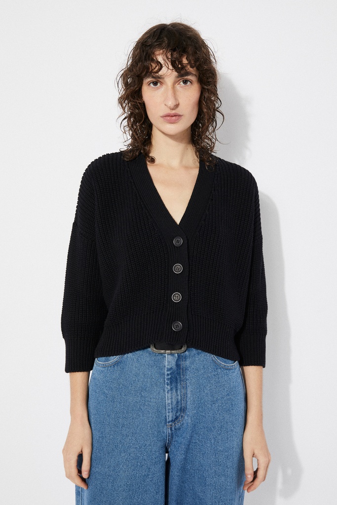 https://hotakaexchange.blob.core.windows.net/odoo/SS25%20TIMELESS%20LOW-WEB/252382-JE_Black_Sweater_SCLATER_SS25_2.jpg