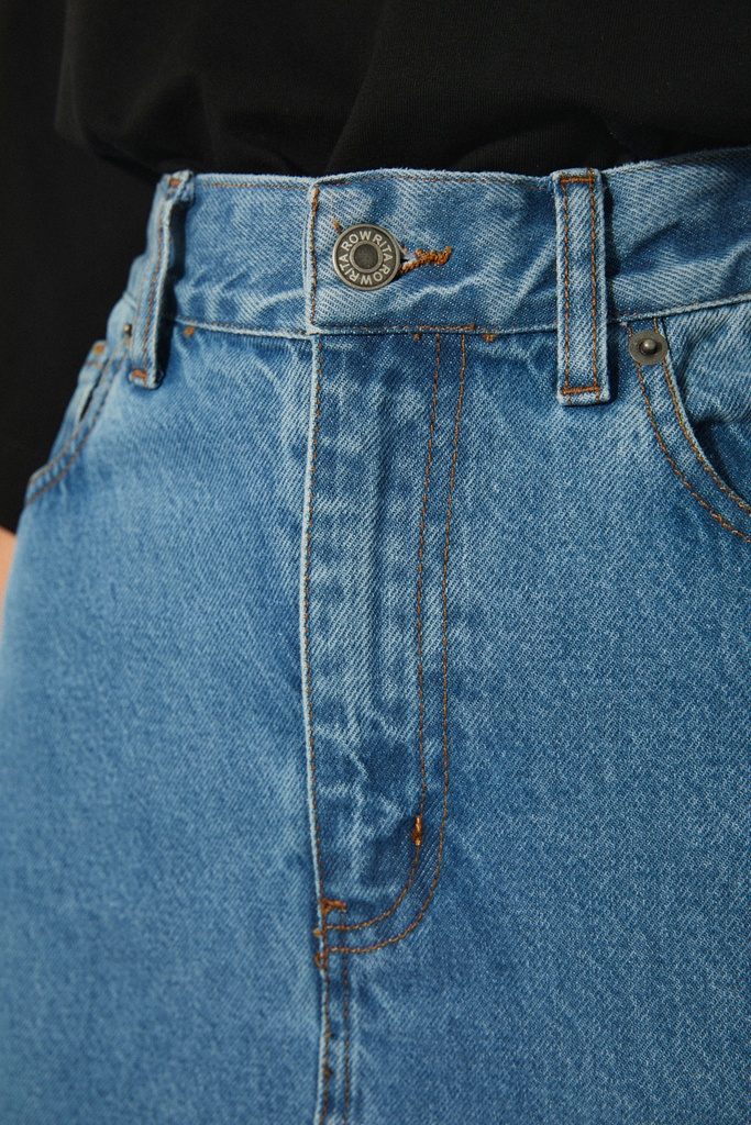 https://hotakaexchange.blob.core.windows.net/odoo/SS25%20TIMELESS%20LOW-WEB/252433-FA_Denim_Skirt_MOLIERE_SS25_3.jpg