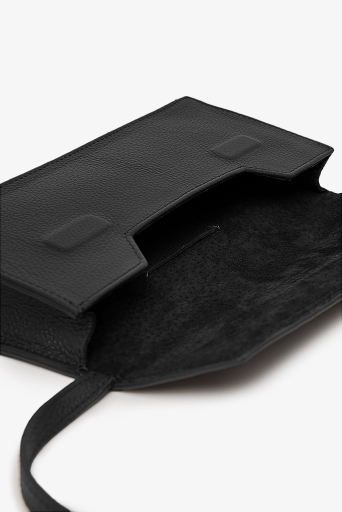 https://hotakaexchange.blob.core.windows.net/odoo/SS25%20TIMELESS%20LOW-WEB/252458-CO_Black_Bag_CURTIZ_SS25_3.jpg