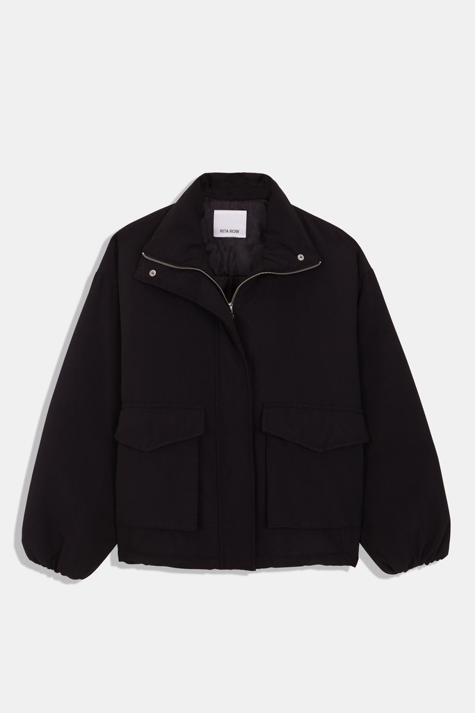 https://hotakaexchange.blob.core.windows.net/odoo/SS25%20TIMELESS%20LOW-WEB/252239-AB_Black_Jacket_PICEA_SS25_6.jpg