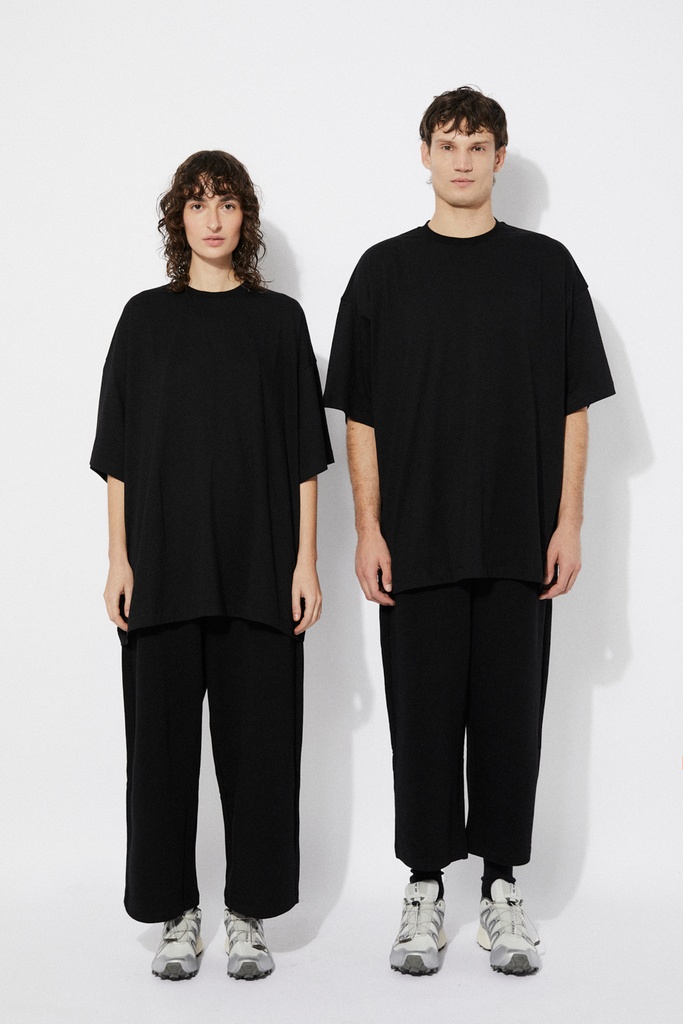 https://hotakaexchange.blob.core.windows.net/odoo/SS25%20TIMELESS%20LOW-WEB/25TC2024-PA_Black_Pants_WANDA_SS25_6.jpg