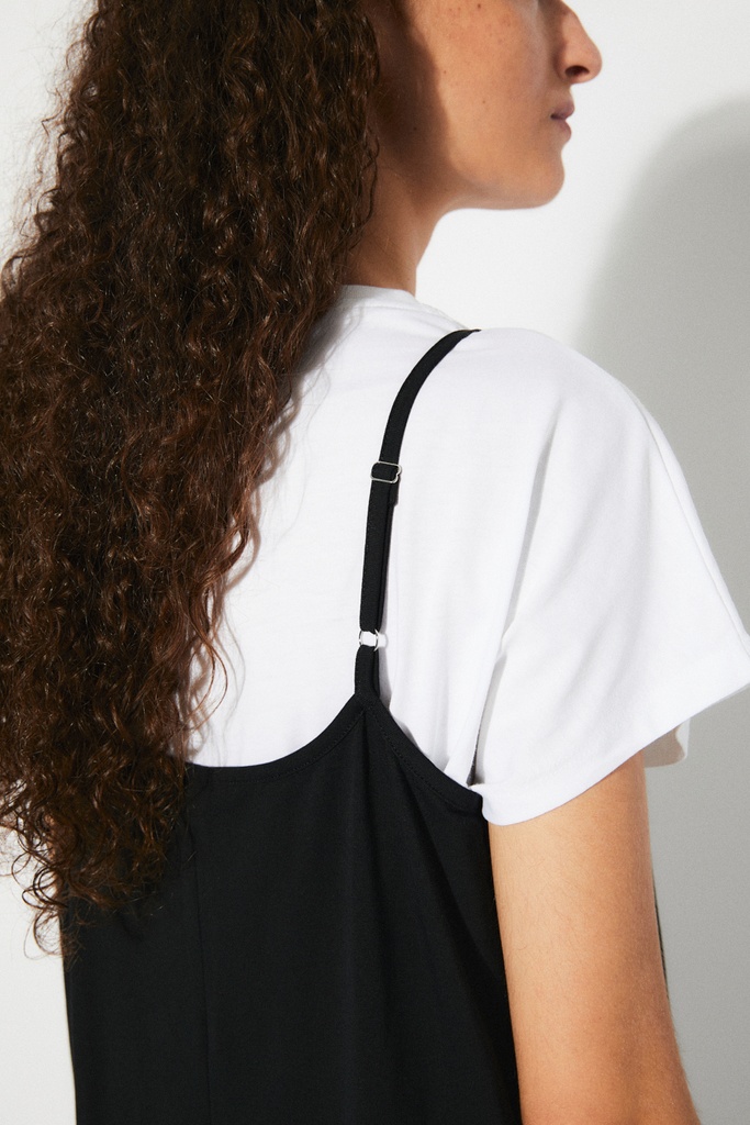https://hotakaexchange.blob.core.windows.net/odoo/SS25%20TIMELESS%20LOW-WEB/251941-MO_Black_Jumpsuit_LUISA_SS25_7.jpg