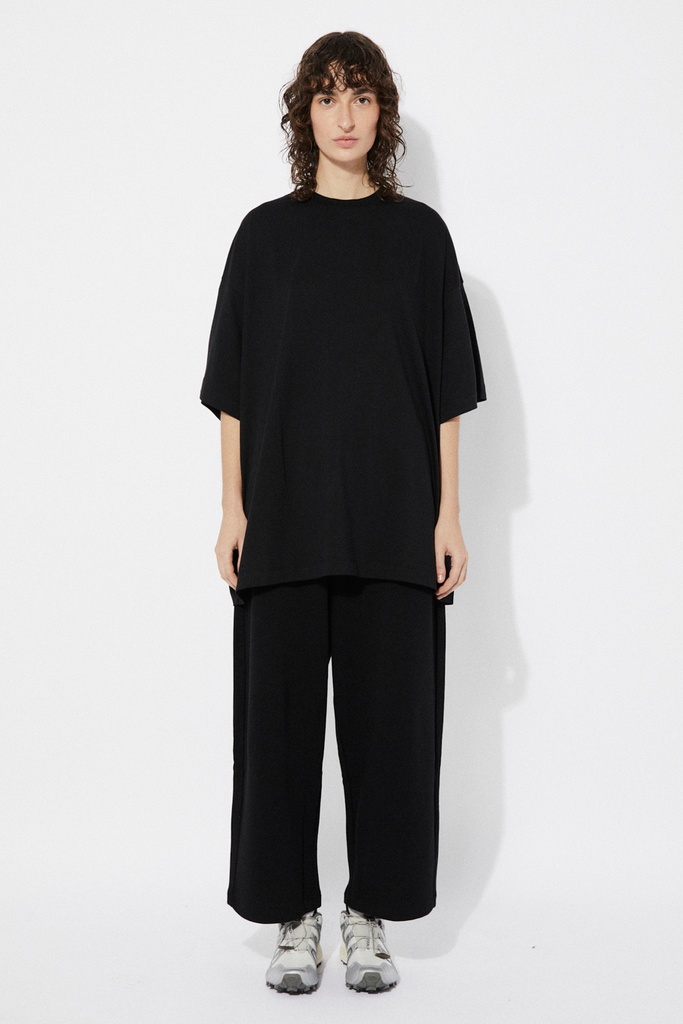 https://hotakaexchange.blob.core.windows.net/odoo/SS25%20TIMELESS%20LOW-WEB/25TC2024-PA_Black_Pants_WANDA_SS25_8.jpg