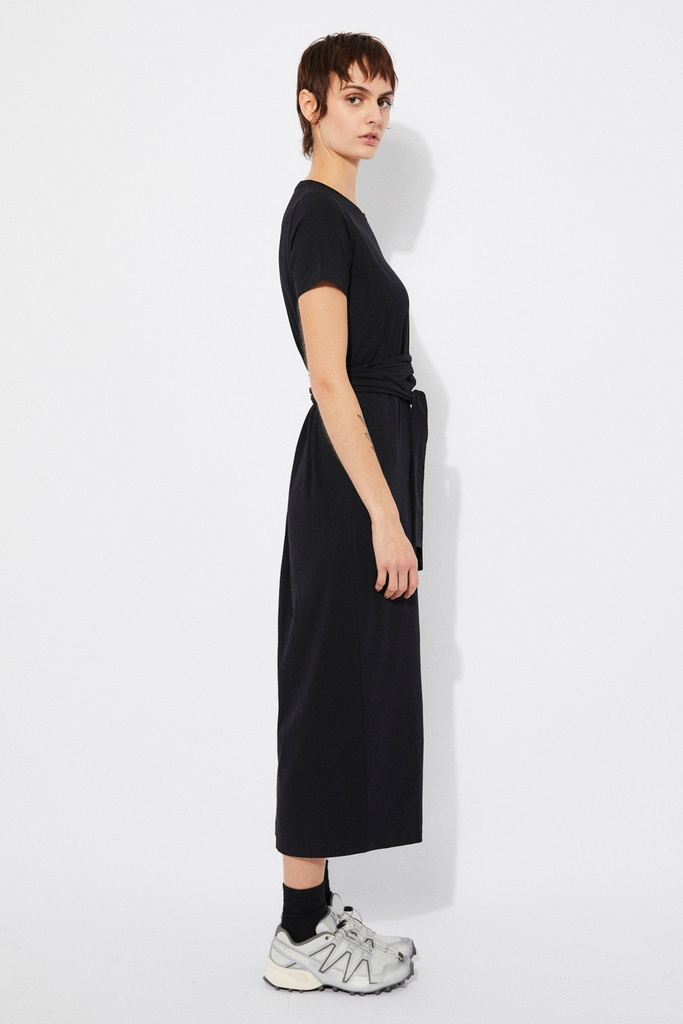 https://hotakaexchange.blob.core.windows.net/odoo/SS25%20TIMELESS%20LOW-WEB/251939-VE_Black_Dress_SUSANA_SS25_3.jpg