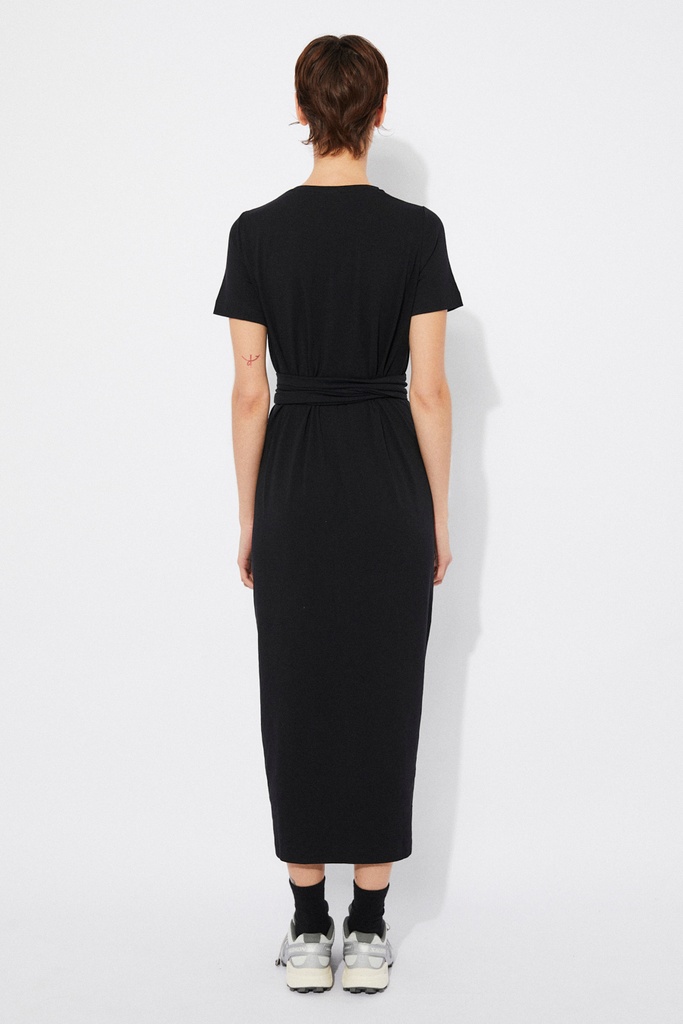 https://hotakaexchange.blob.core.windows.net/odoo/SS25%20TIMELESS%20LOW-WEB/251939-VE_Black_Dress_SUSANA_SS25_4.jpg