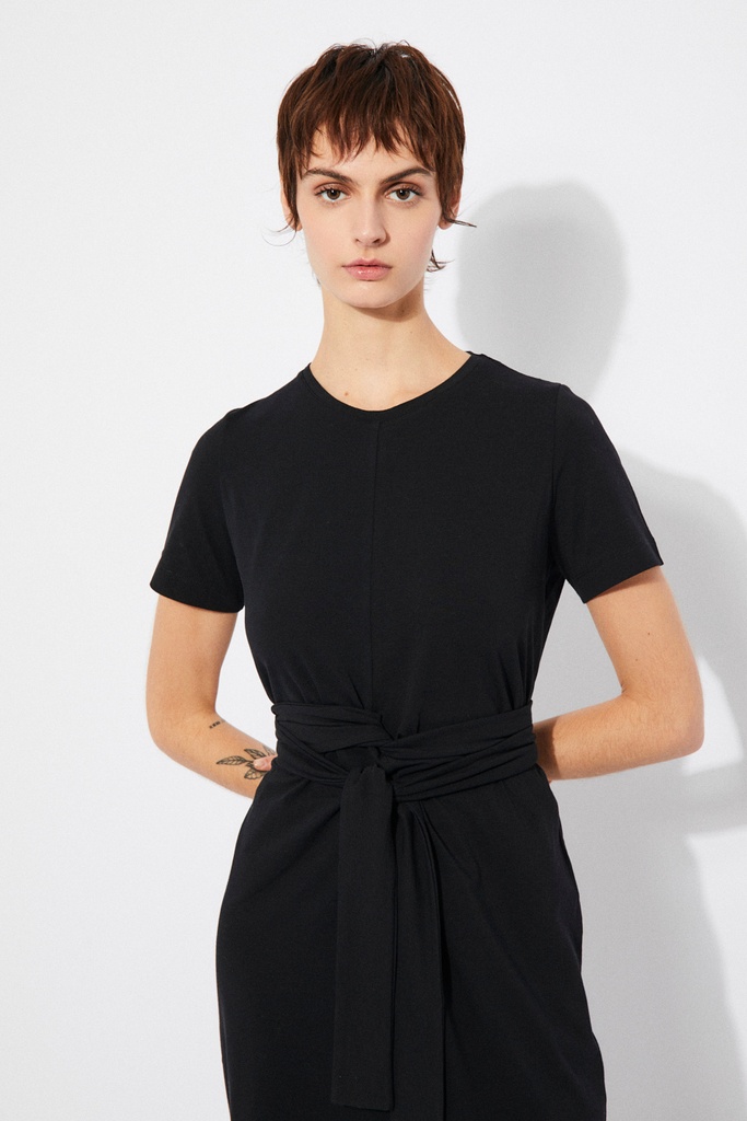 https://hotakaexchange.blob.core.windows.net/odoo/SS25%20TIMELESS%20LOW-WEB/251939-VE_Black_Dress_SUSANA_SS25_5.jpg