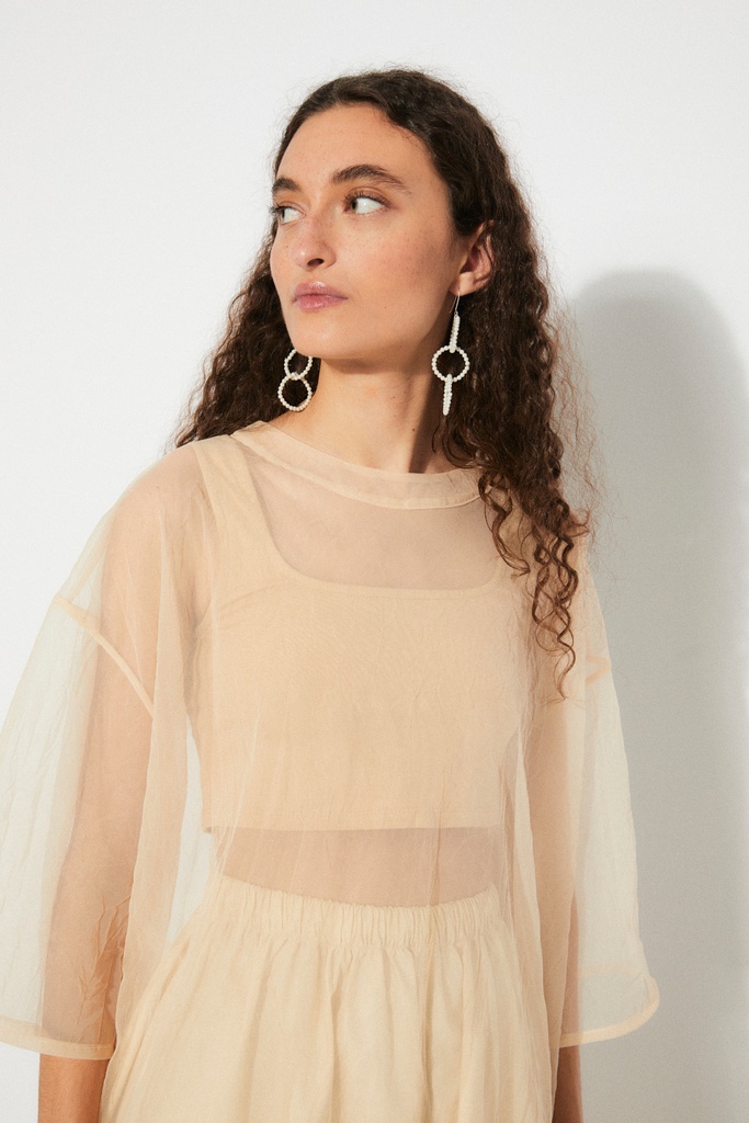 https://hotakaexchange.blob.core.windows.net/odoo/SS25%20LOW_WEB/2505B-CA_Beige_T-shirt_EDULI_SS25_2.jpg