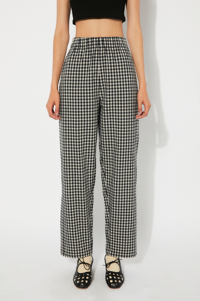 https://hotakaexchange.blob.core.windows.net/odoo/SS25%20LOW_WEB/2508C-PA_Black Gingham_Pants_CEP_SS25_2.jpg