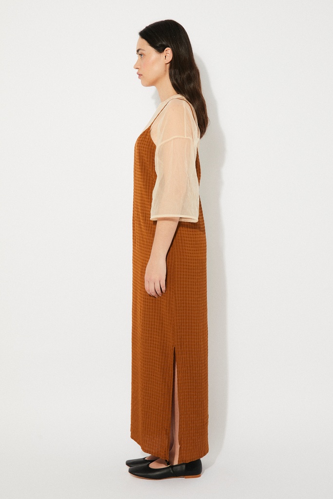 https://hotakaexchange.blob.core.windows.net/odoo/SS25%20LOW_WEB/2528-VE_Brown_Dress_FRECKLE_SS25_2.jpg