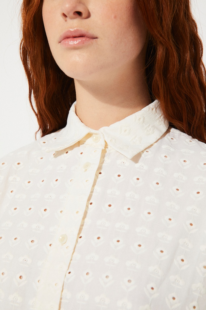 https://hotakaexchange.blob.core.windows.net/odoo/SS25%20LOW_WEB/2534-CM_Beige_Shirt_SEED_SS25_2.jpg