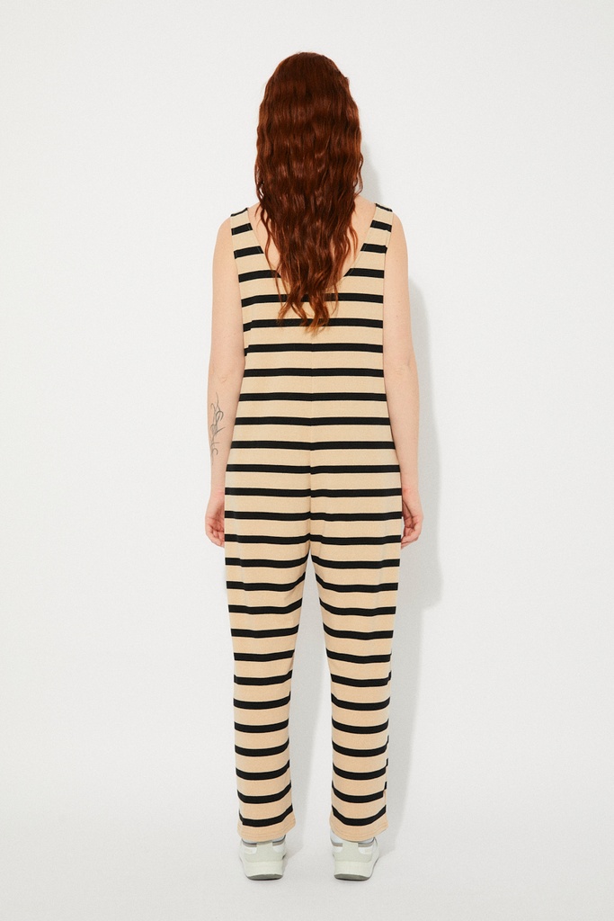https://hotakaexchange.blob.core.windows.net/odoo/SS25%20LOW_WEB/2551-MO_Stripes_Jumpsuit_PANG_SS25_2.jpg