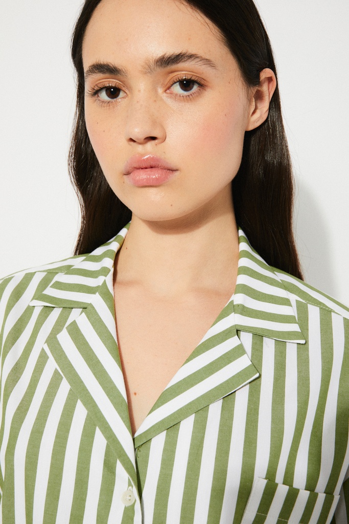https://hotakaexchange.blob.core.windows.net/odoo/SS25%20LOW_WEB/2556-CM_Stripes_Shirt_PURE_SS25_2.jpg