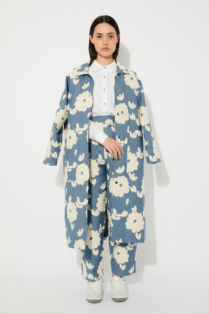 https://hotakaexchange.blob.core.windows.net/odoo/SS25%20LOW_WEB/2567F-CHA_Flowers_Jacket_VITRE_SS25_2.jpg