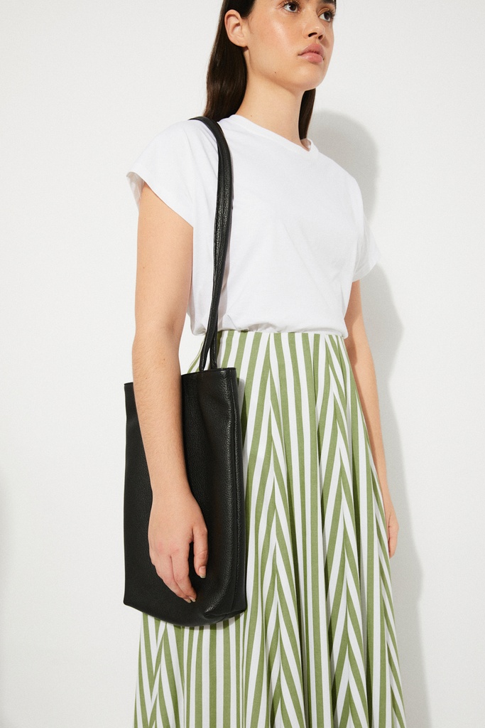 https://hotakaexchange.blob.core.windows.net/odoo/SS25%20LOW_WEB/2574-CO_Black_Accessories_CADEC_SS25_2.jpg