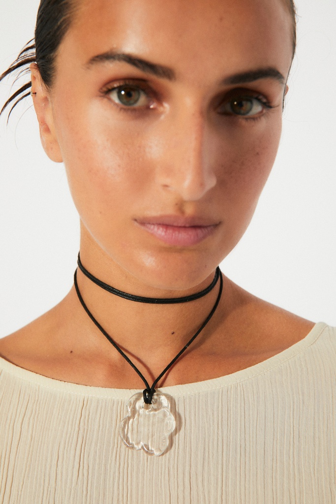 https://hotakaexchange.blob.core.windows.net/odoo/SS25%20LOW_WEB/2582-CO_Black cord_Accessories_MEDEM_SS25_2.jpg