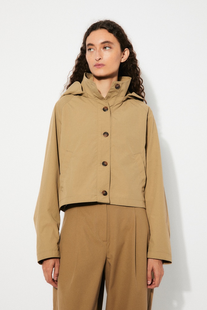 https://hotakaexchange.blob.core.windows.net/odoo/SS25%20LOW_WEB/2501-CHA_Brown_Jacket_ELYS_SS25_3.jpg