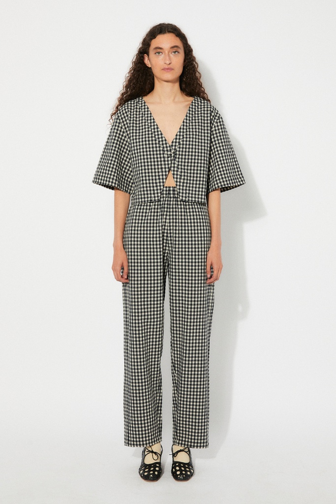 https://hotakaexchange.blob.core.windows.net/odoo/SS25%20LOW_WEB/2507C-TO_Black Gingham_Shirt_REISHI_SS25_3.jpg