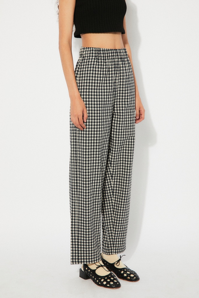 https://hotakaexchange.blob.core.windows.net/odoo/SS25%20LOW_WEB/2508C-PA_Black Gingham_Pants_CEP_SS25_3.jpg