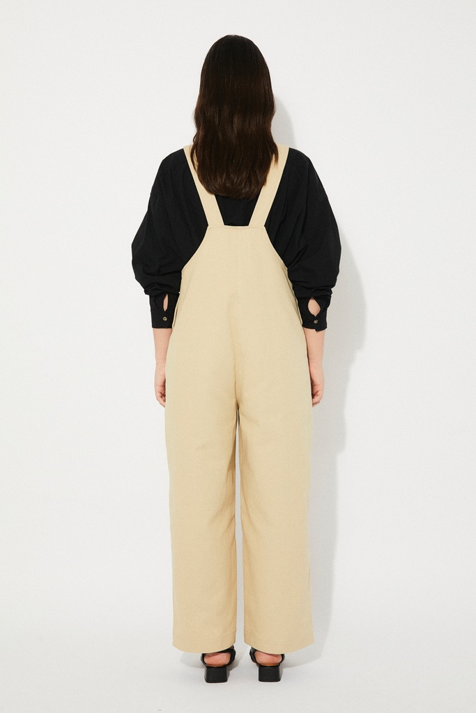 https://hotakaexchange.blob.core.windows.net/odoo/SS25%20LOW_WEB/2511-MO_Beige_Jumpsuit_ECUME_SS25_3.jpg