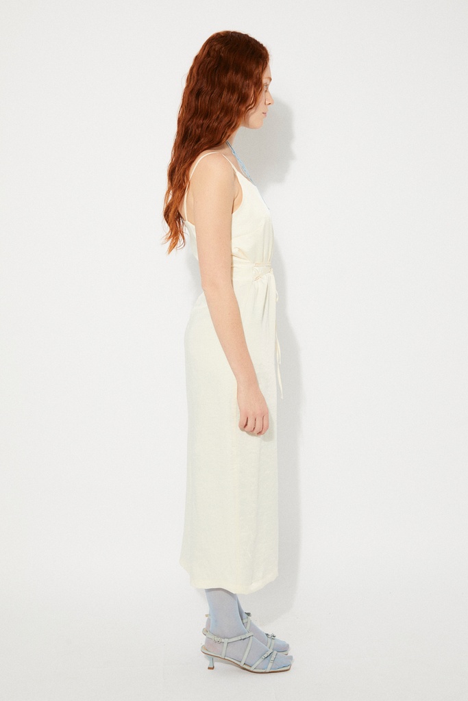https://hotakaexchange.blob.core.windows.net/odoo/SS25%20LOW_WEB/2524-VE_Beige_Dress_PHYSIS_SS25_3.jpg
