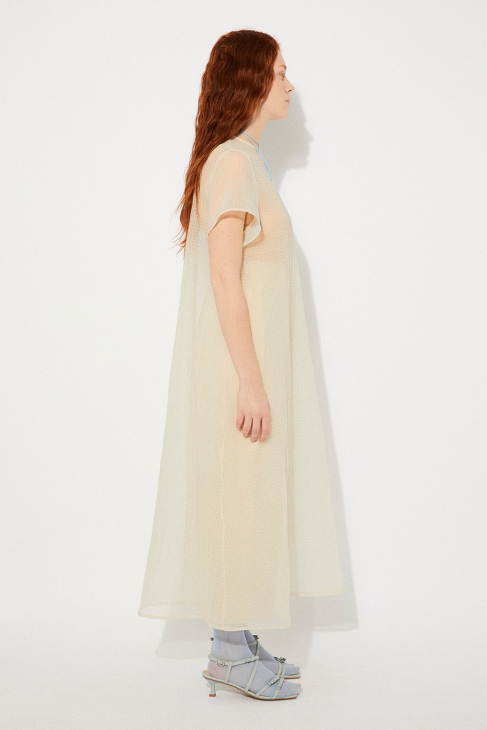 https://hotakaexchange.blob.core.windows.net/odoo/SS25%20LOW_WEB/2523-VE_Beige_Dress_FOLIAE_SS25_3.jpg