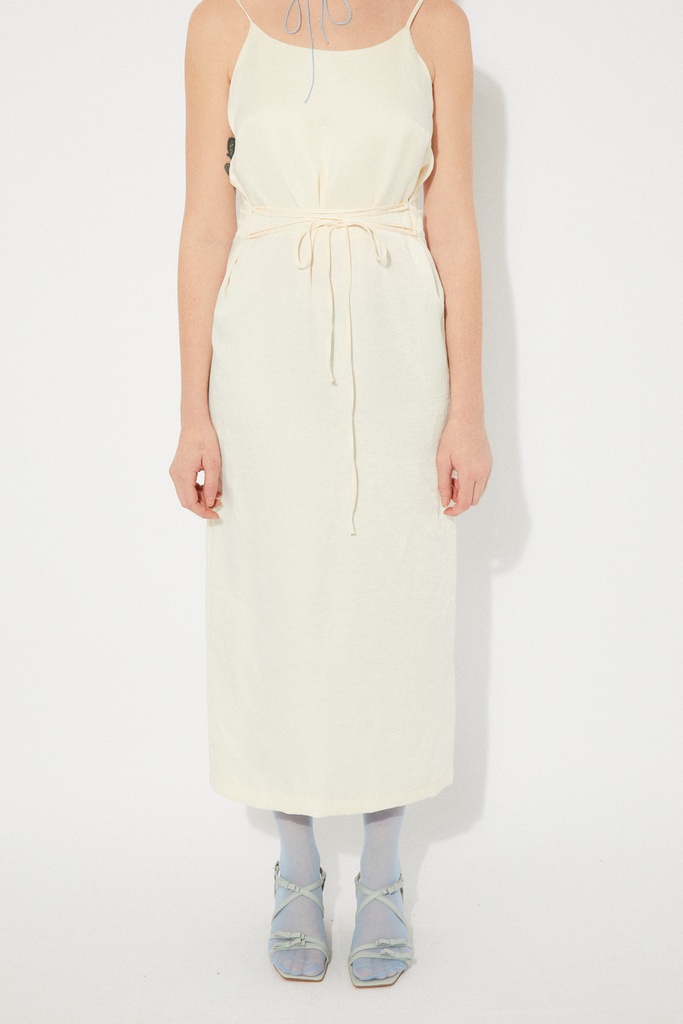 https://hotakaexchange.blob.core.windows.net/odoo/SS25%20LOW_WEB/2524-VE_Beige_Dress_PHYSIS_SS25_4.jpg