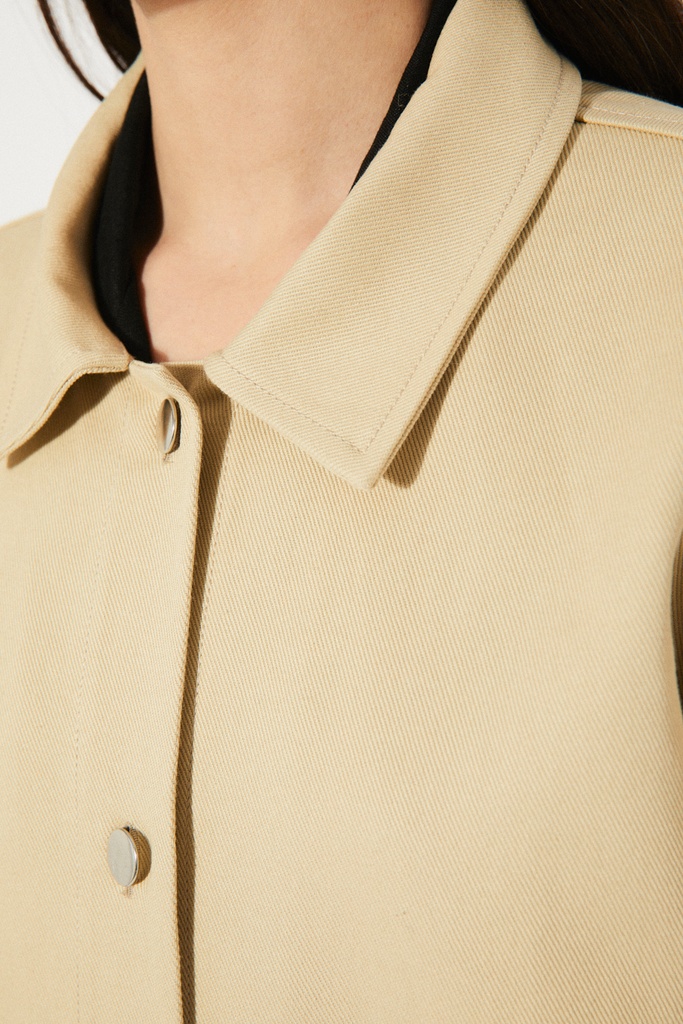 https://hotakaexchange.blob.core.windows.net/odoo/SS25%20LOW_WEB/2567P-CHA_Beige + Print_Jacket_VITRE_SS25_4.jpg