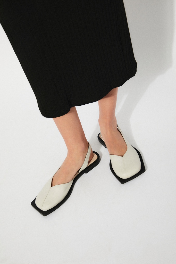 https://hotakaexchange.blob.core.windows.net/odoo/SS25%20LOW_WEB/2570-FA_Black_Skirt_FLAIR_SS25_5.jpg