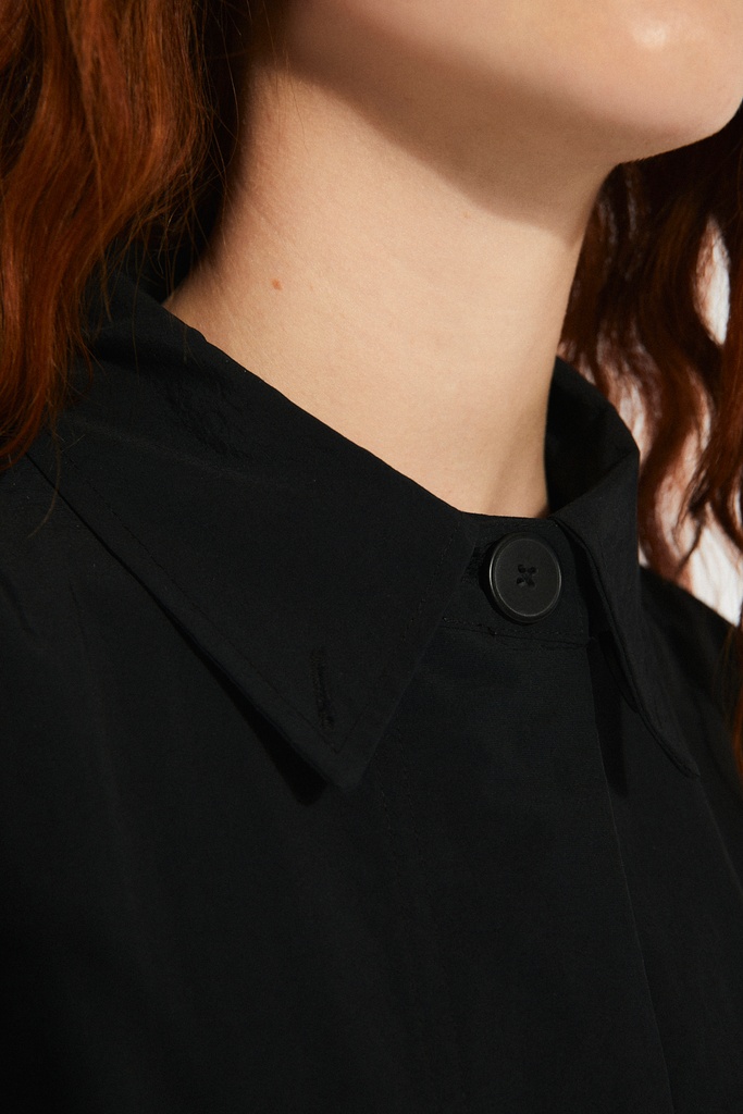 https://hotakaexchange.blob.core.windows.net/odoo/SS25%20LOW_WEB/2588-CHA_Black_Jacket_FUNGI_SS25_6.jpg