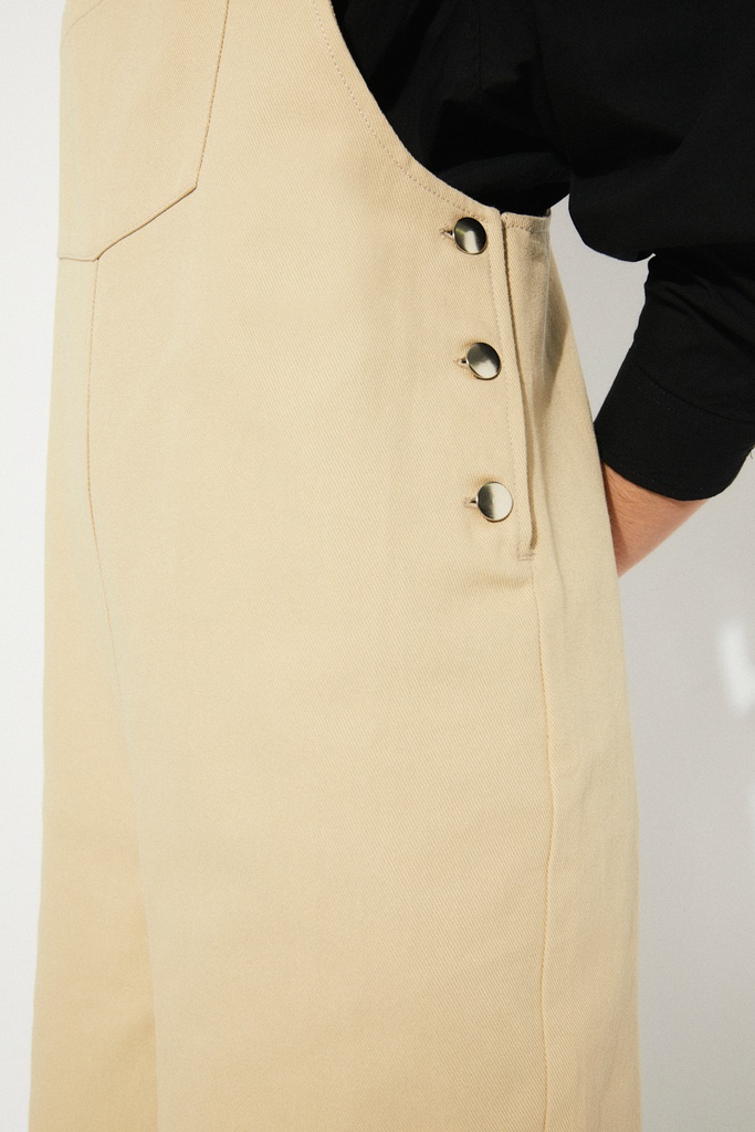 https://hotakaexchange.blob.core.windows.net/odoo/SS25%20LOW_WEB/2511-MO_Beige_Jumpsuit_ECUME_SS25_6.jpg