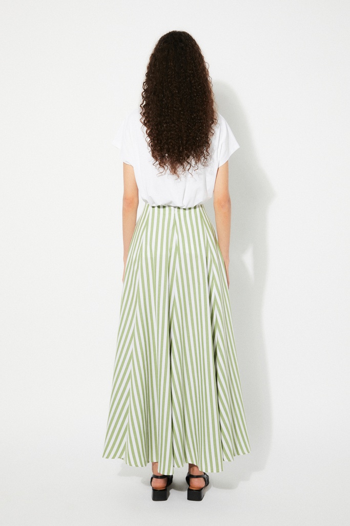 https://hotakaexchange.blob.core.windows.net/odoo/SS25%20LOW_WEB/2520-FA_Stripes_Skirt_VITALIS_SS25_6.jpg