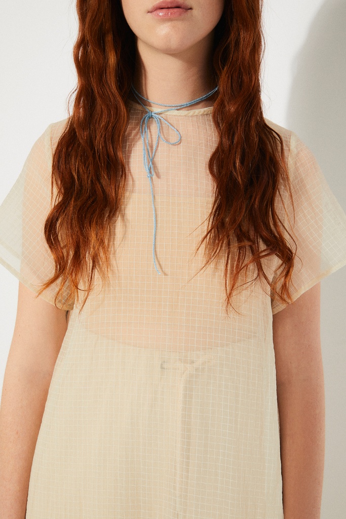 https://hotakaexchange.blob.core.windows.net/odoo/SS25%20LOW_WEB/2523-VE_Beige_Dress_FOLIAE_SS25_5.jpg