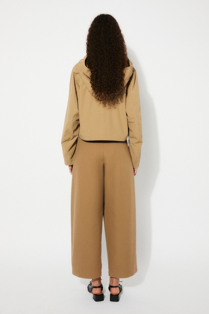 https://hotakaexchange.blob.core.windows.net/odoo/SS25%20LOW_WEB/2501-CHA_Brown_Jacket_ELYS_SS25_7.jpg