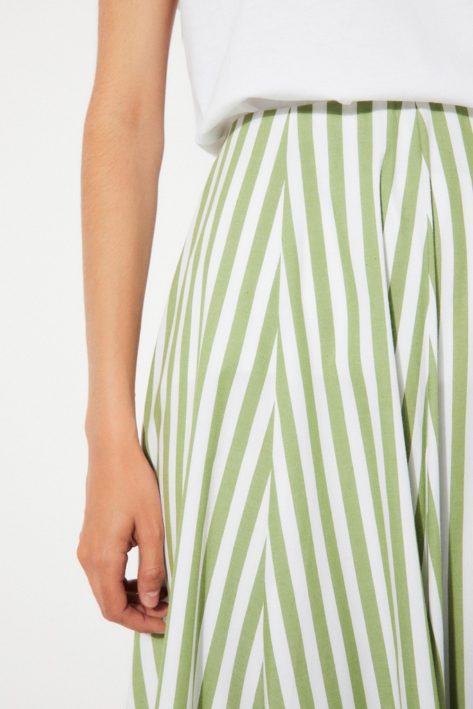 https://hotakaexchange.blob.core.windows.net/odoo/SS25%20LOW_WEB/2520-FA_Stripes_Skirt_VITALIS_SS25_7.jpg