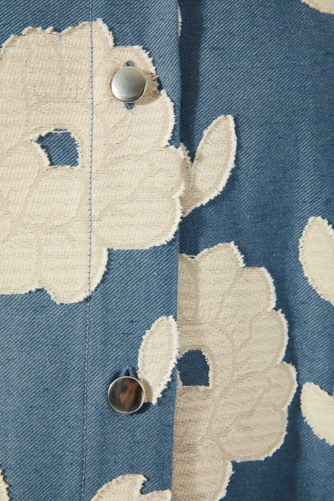 https://hotakaexchange.blob.core.windows.net/odoo/SS25%20LOW_WEB/2567F-CHA_Flowers_Jacket_VITRE_SS25_7.jpg