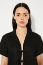 https://hotakaexchange.blob.core.windows.net/odoo/SS25%20LOW_WEB/2537-CM_Black_Shirt_AMBER_SS25_11.jpg